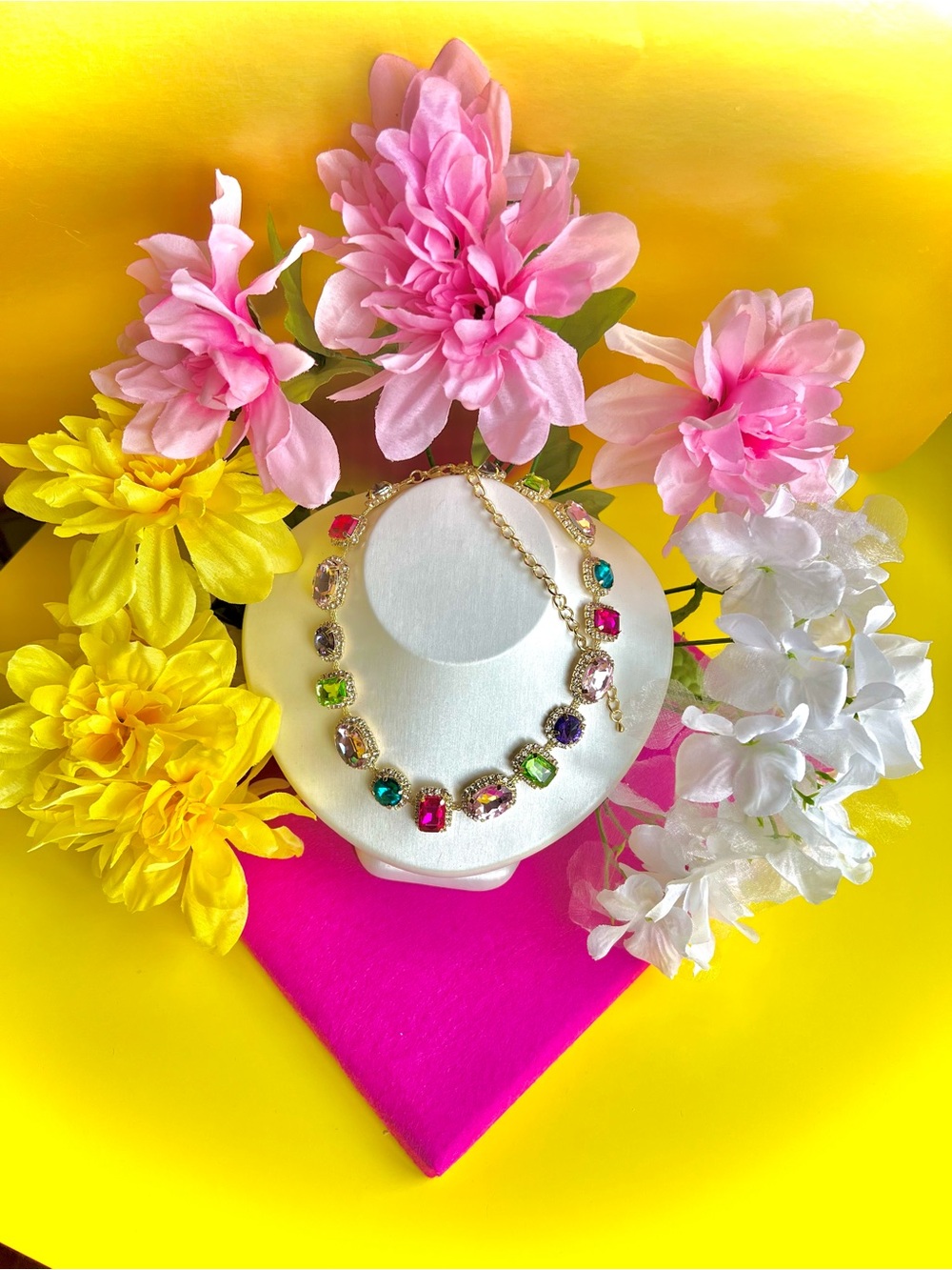 Multicolor Crystal Statement Necklace - Gold Tone 
NEW! SO PRETTY!